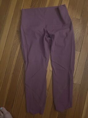 Lululemon Cropped Mauve/Purple Leggings